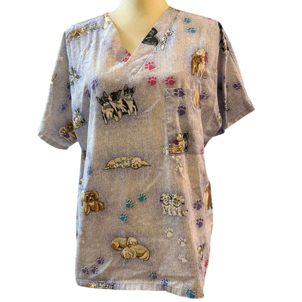 Simply Basic Scrub Top Size Small Cats And Dogs V Neck 1 Pocket. Blue